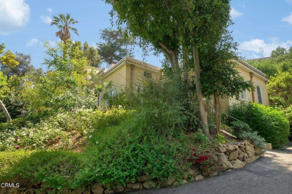 House in Universal City, California 11177436