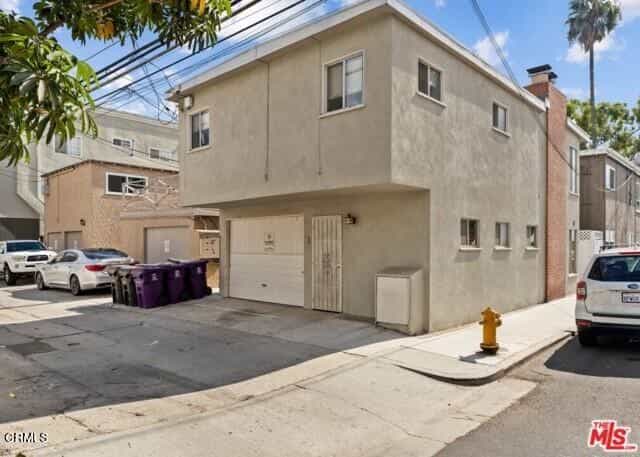 House in Long Beach, California 11177442