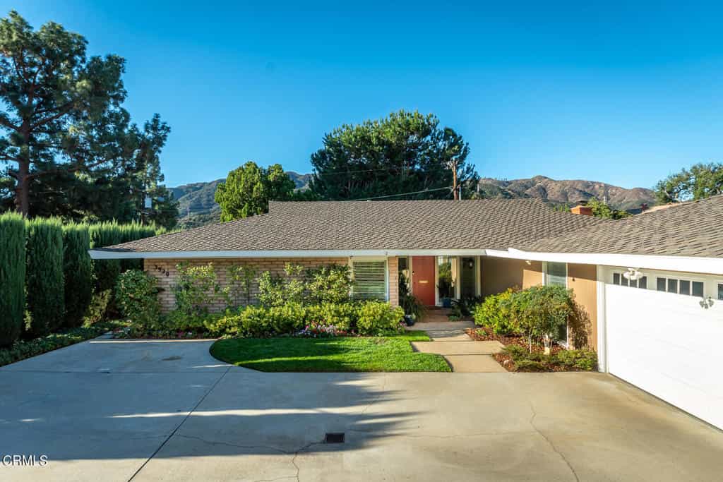 House in La Crescenta, California 11177463