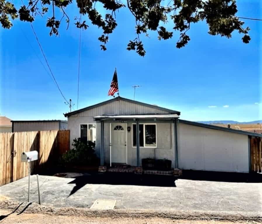 House in , California 11177520