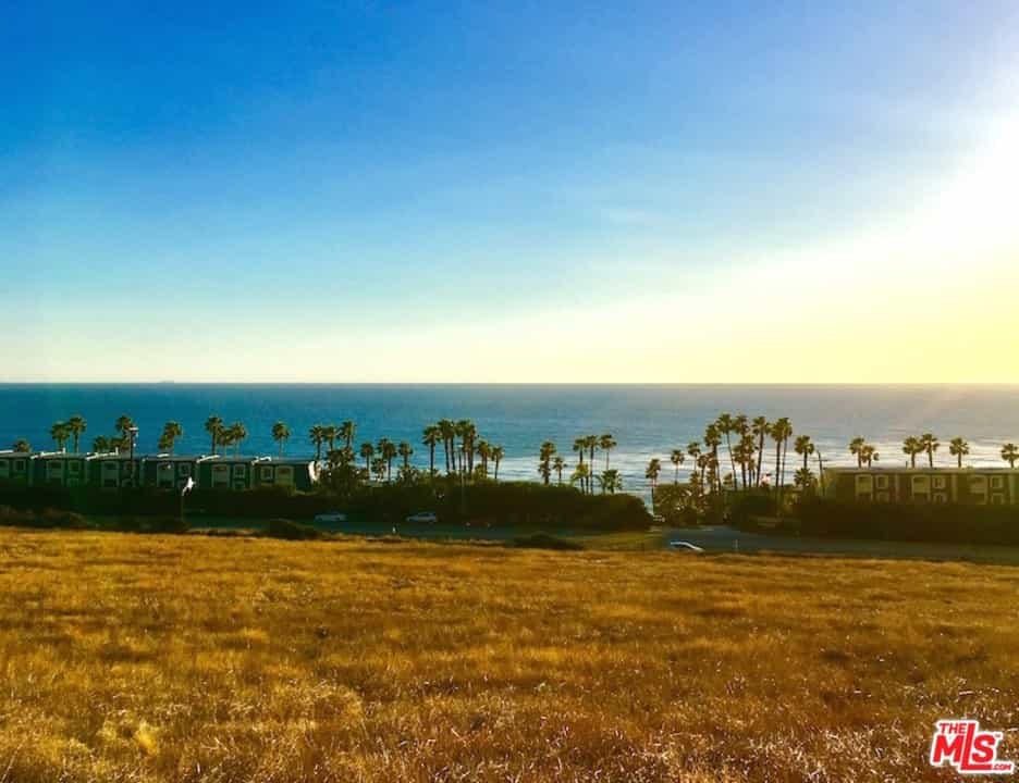 Land in Malibu, California 11177541