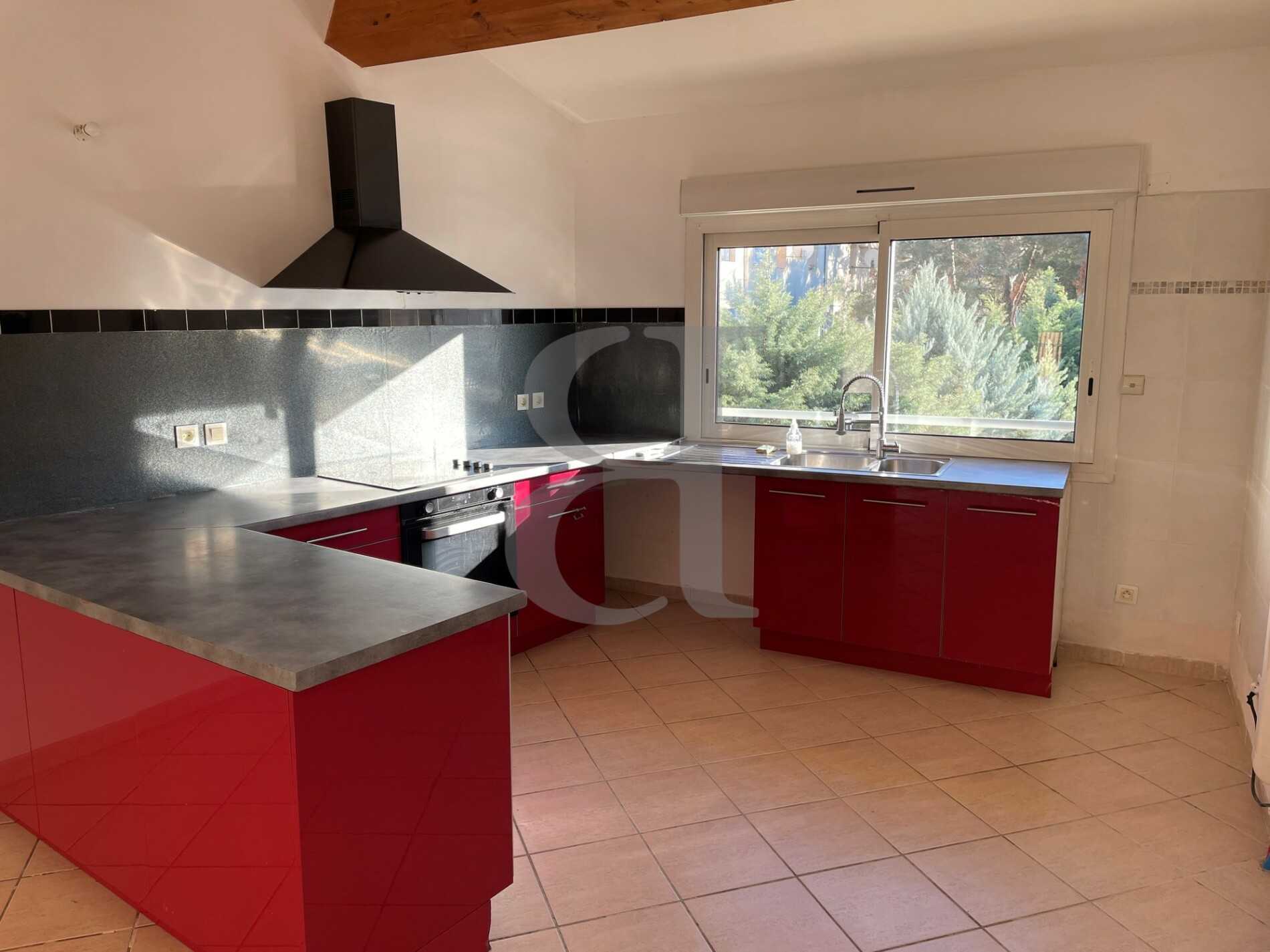Condominium in Vaison-la-Romaine, Provence-Alpes-Cote d'Azur 11177882