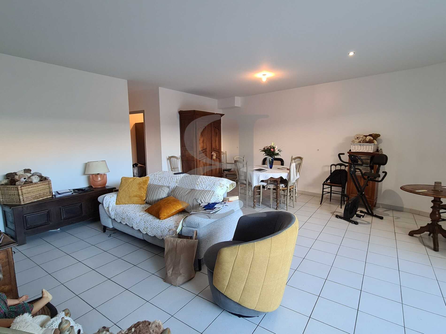 Condominium in Courthezon, Provence-Alpes-Cote d'Azur 11178006