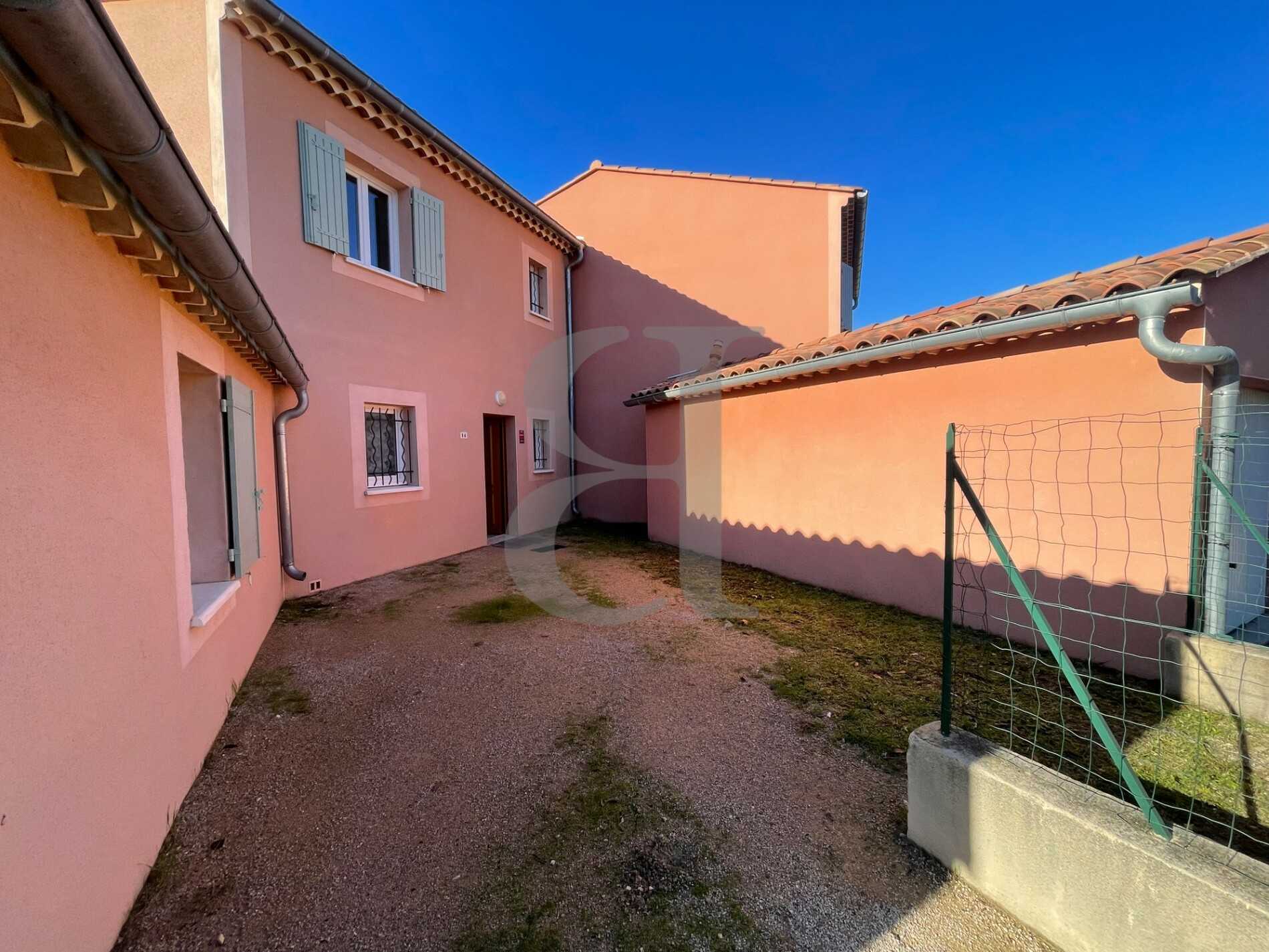Haus im L'Isle-sur-la-Sorgue, Provence-Alpes-Côte d'Azur 11178025