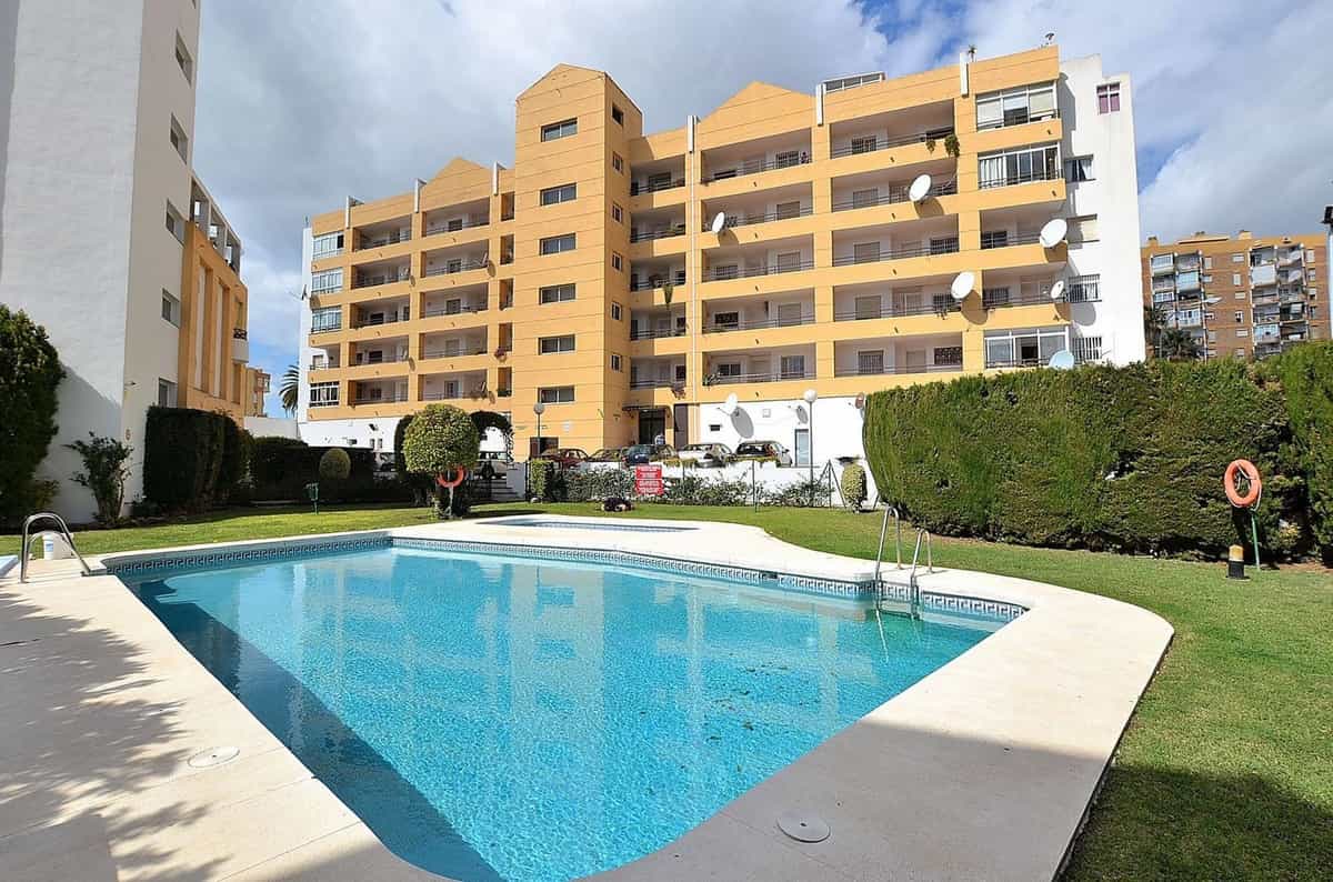 Condominio en Arroyo de la Miel, Andalucía 11178150