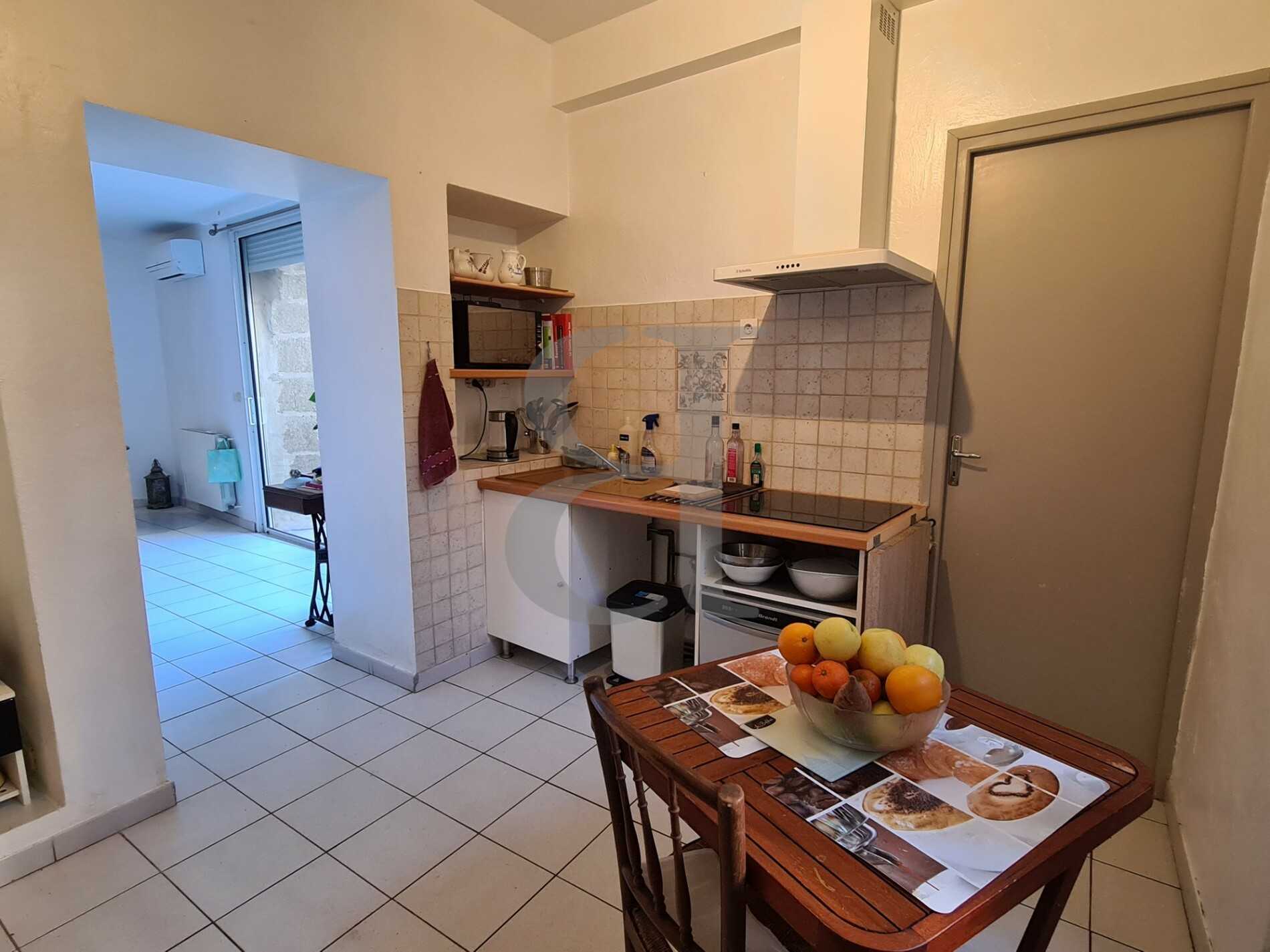 Condominium in Courthezon, Provence-Alpes-Côte d'Azur 11178246