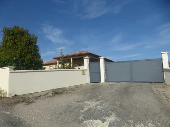 House in Condezaygues, Nouvelle-Aquitaine 11178568