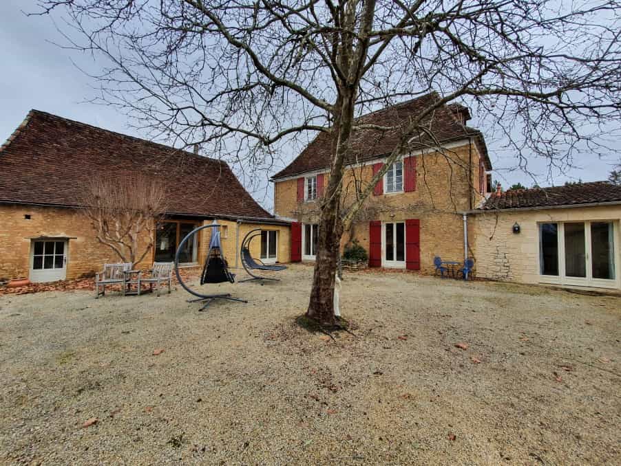 House in Pezuls, Nouvelle-Aquitaine 11178771
