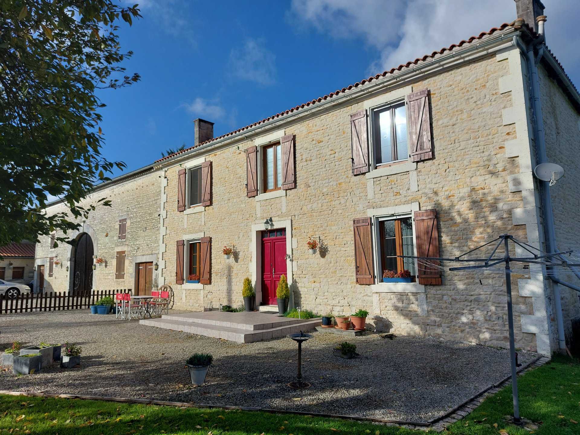 σπίτι σε Villefagnan, Nouvelle-Aquitaine 11178876