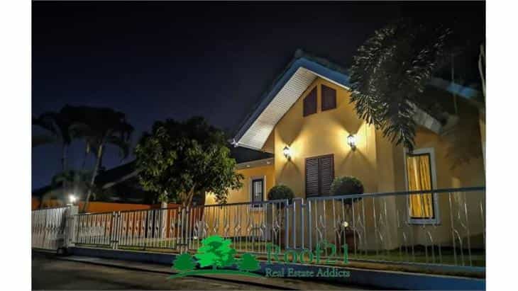 Huis in Ban Nong Phang Khae, Chonburi 11179488