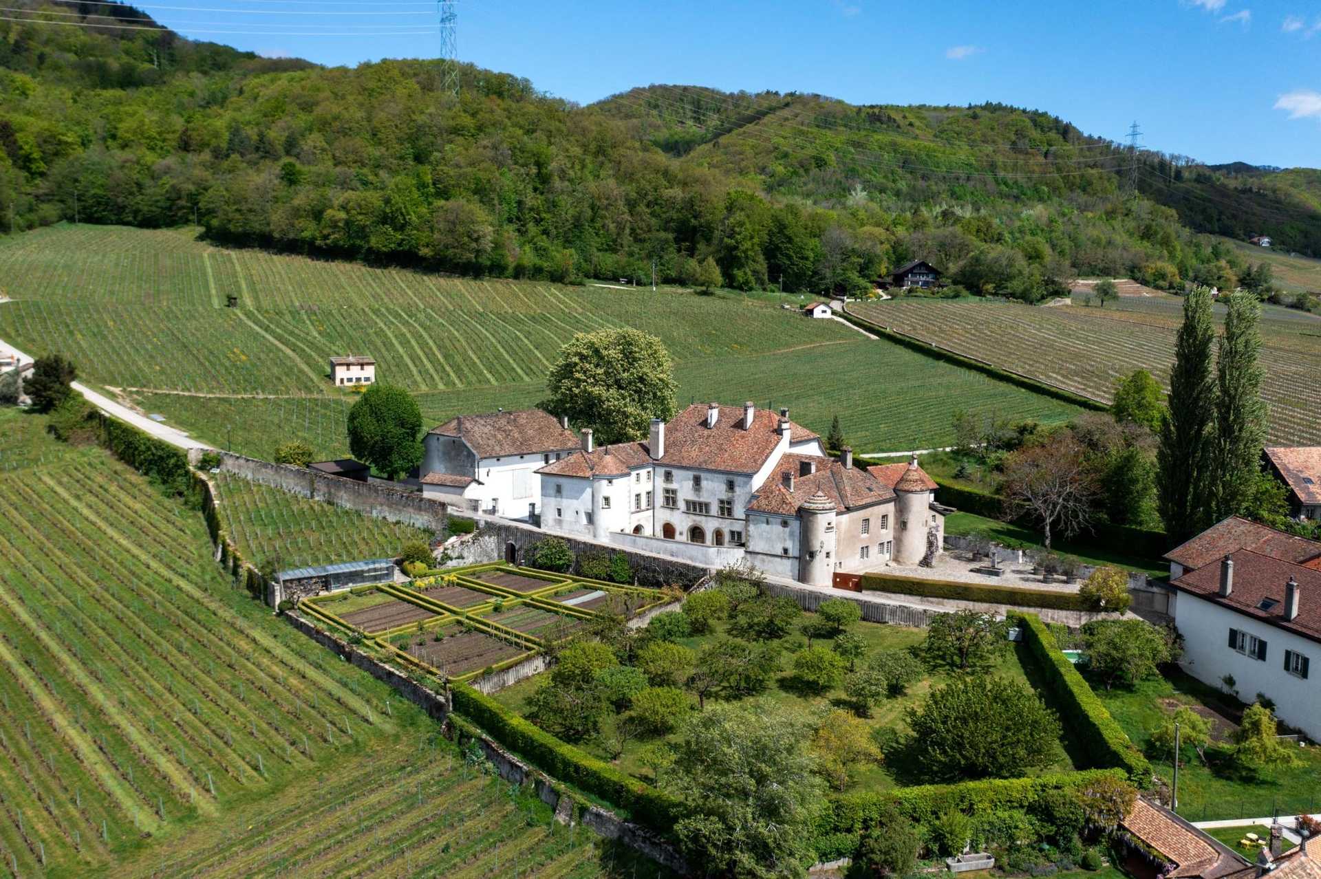 House in Bursins, Vaud 11179559
