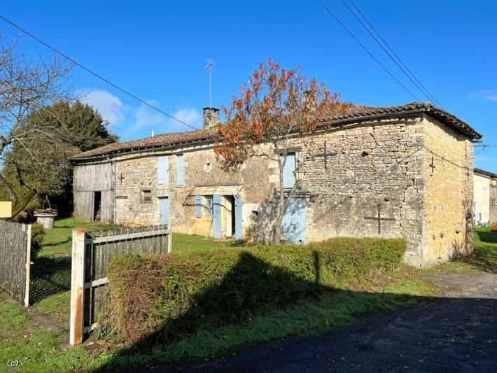 House in Barro, Nouvelle-Aquitaine 11179771