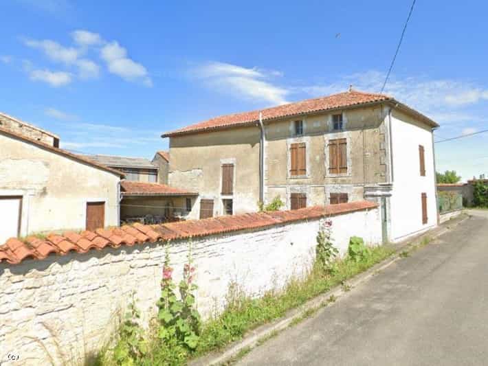 Hus i Villefagnan, Nouvelle-Aquitaine 11180007