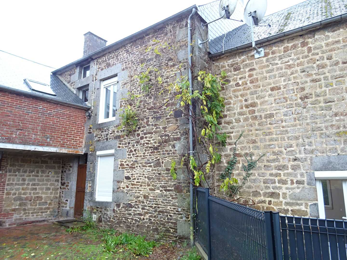 House in Saint-Germain-en-Coglès, Brittany 11180200