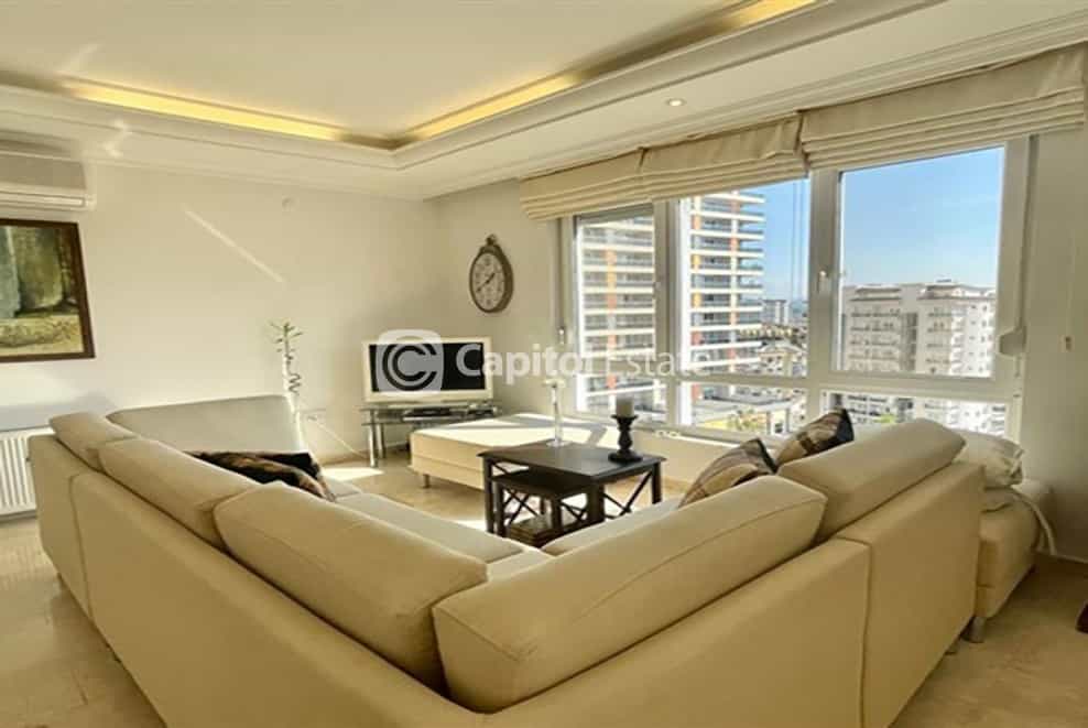 Condominium in Alanya, Antalya 11180382