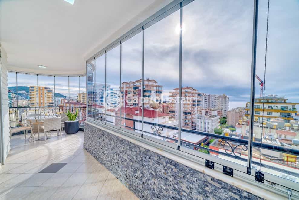 Condominium in Mahmutlar, Antalya 11180387