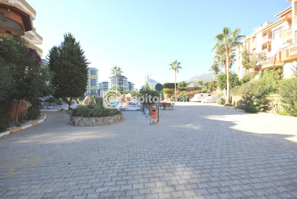 Condominium in Mahmutlar, Antalya 11180401
