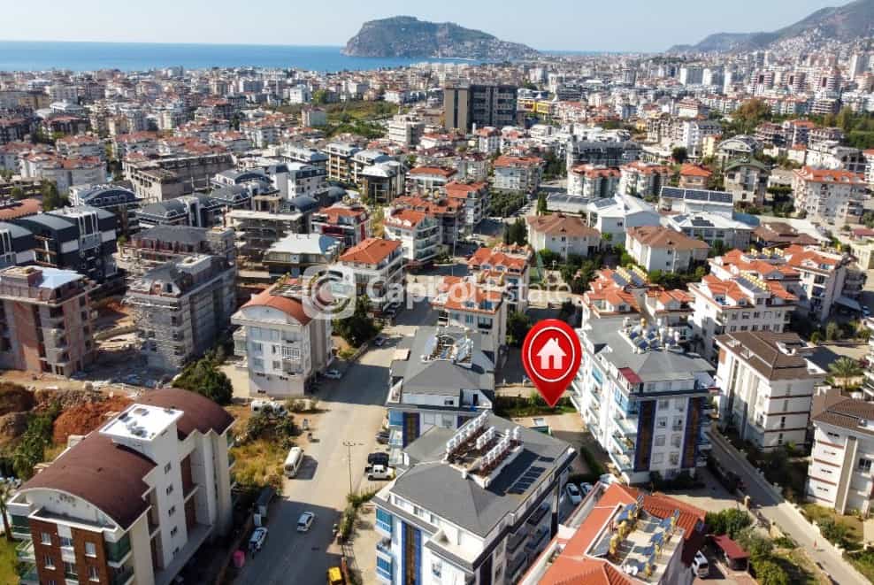 Condominium in Oba, Antalya 11180413