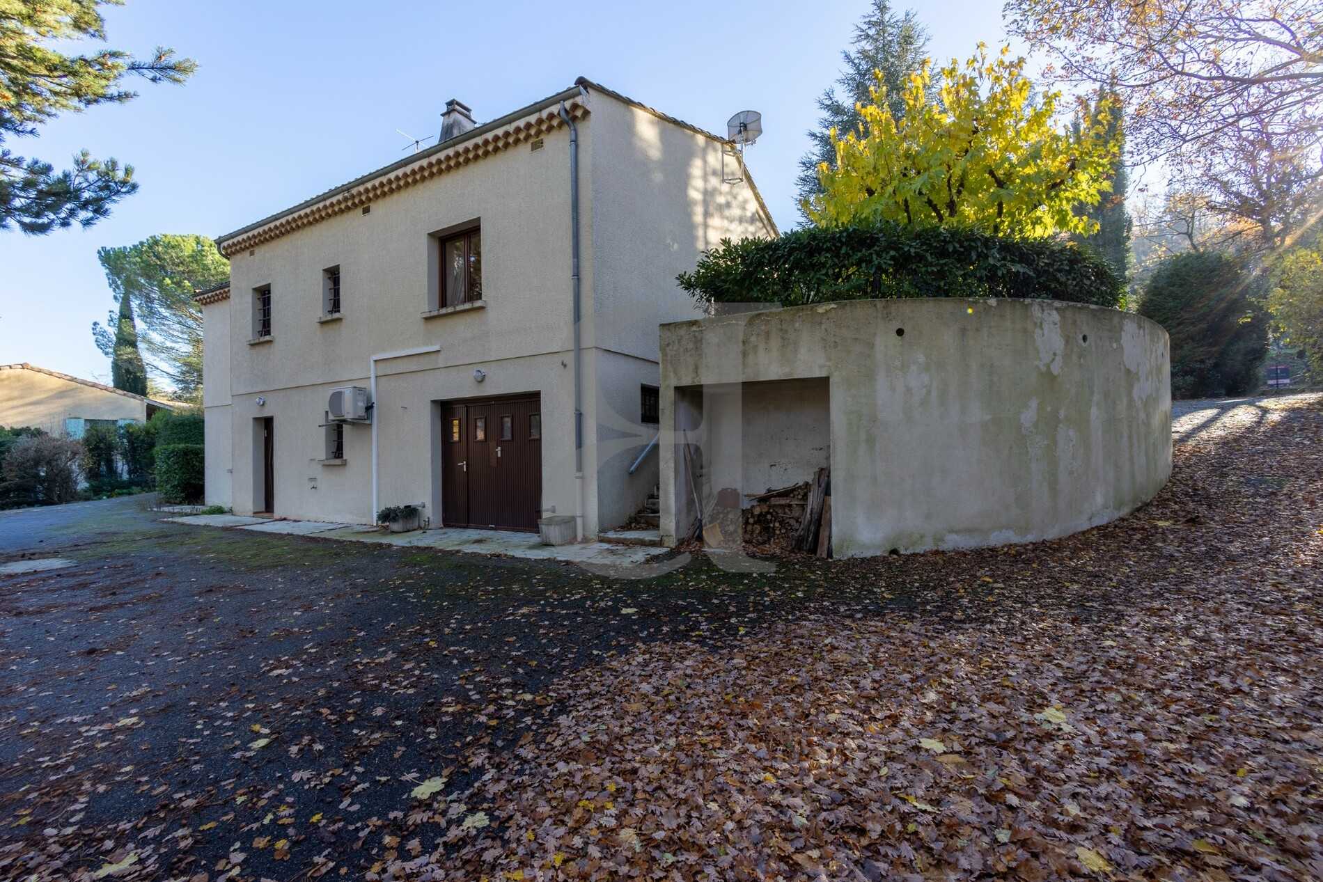 Rumah di Dieulefit, Auvergne-Rhone-Alpes 11180485