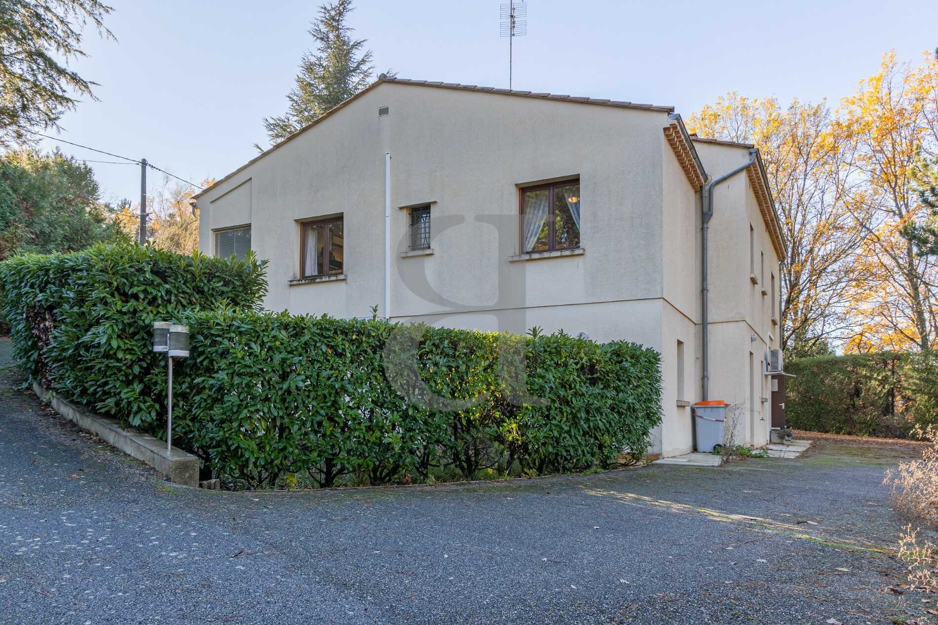 Rumah di Dieulefit, Auvergne-Rhone-Alpes 11180485