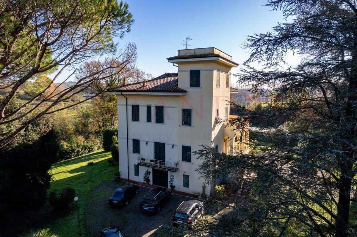 σπίτι σε Lucca, Tuscany 11180619