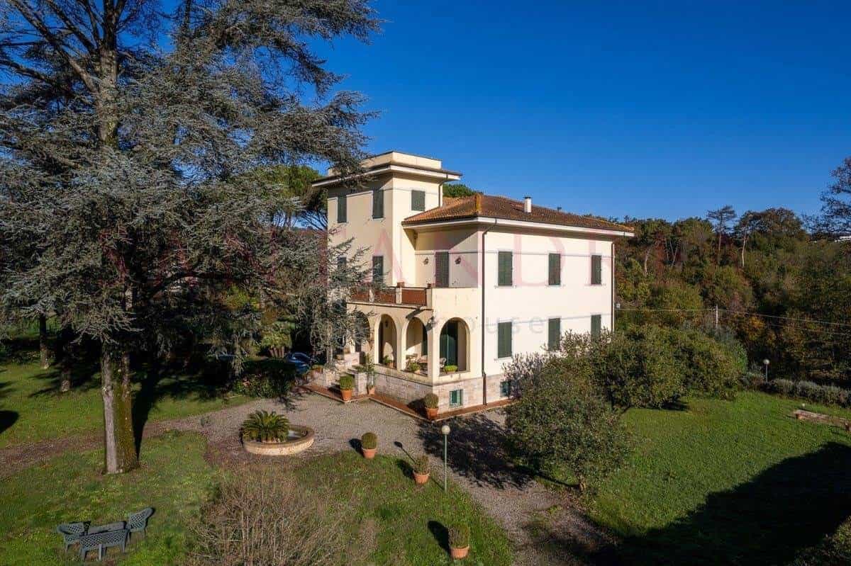 Huis in Lucca, Toscane 11180619
