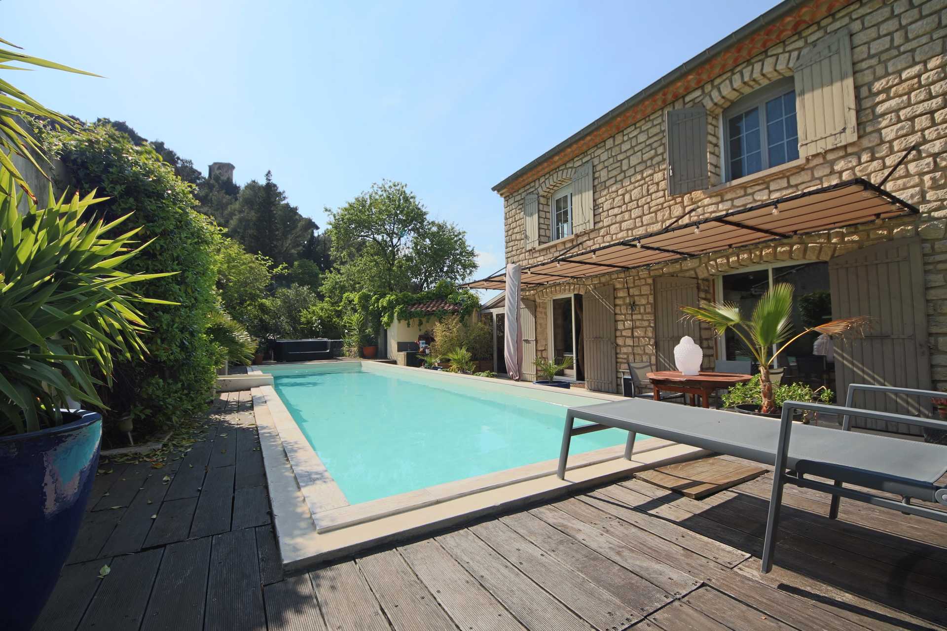 Huis in Chateaurenard, Provence-Alpes-Cote d'Azur 11180839