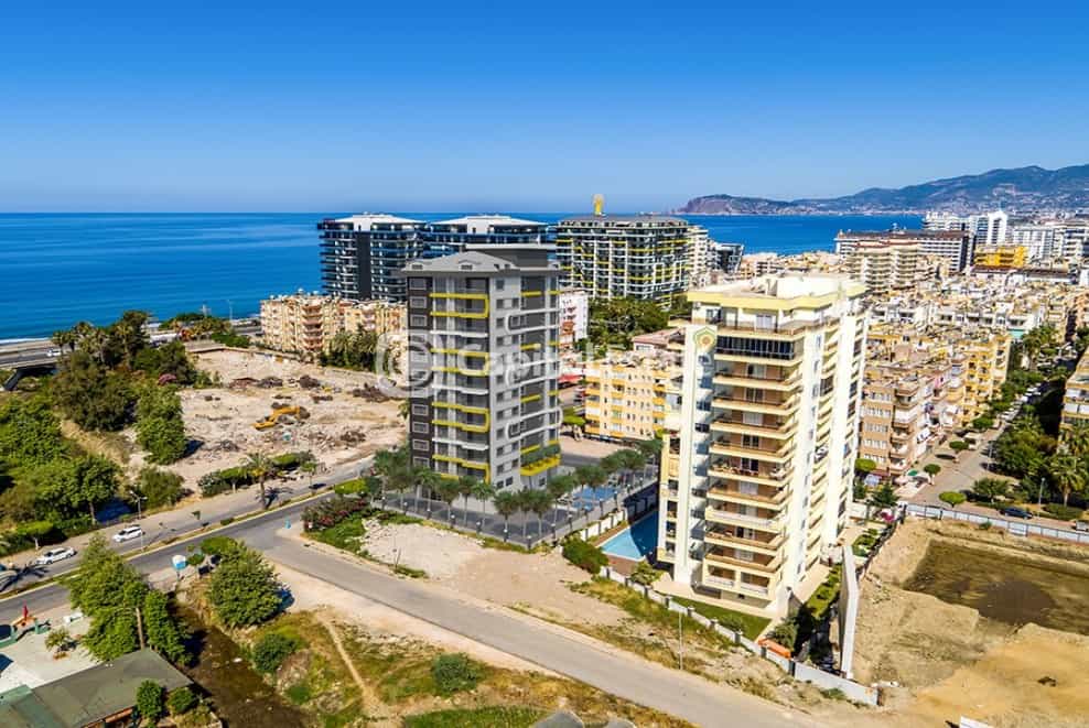 Condominium in Mahmutlar, Antalya 11180850