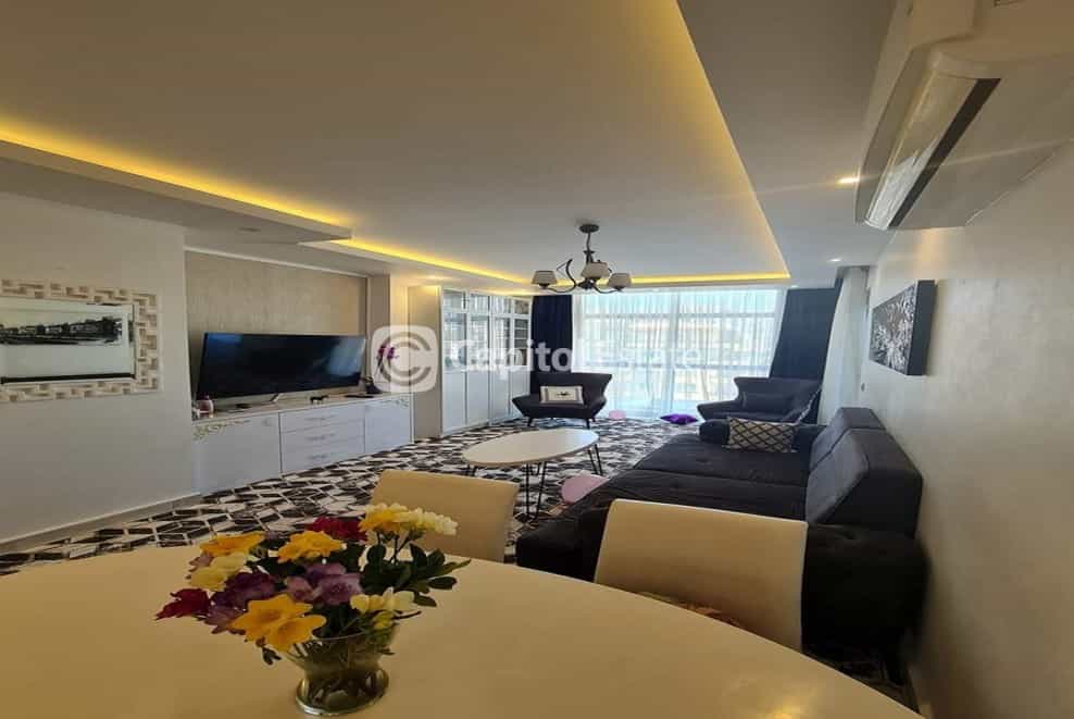 Condominium in Mahmutlar, Antalya 11180913