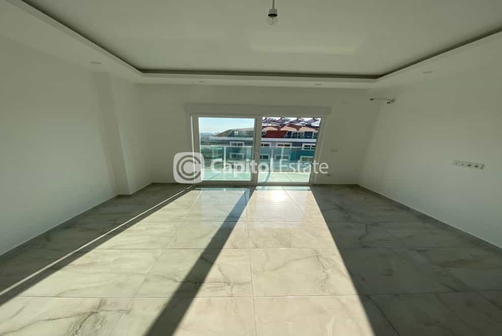 Condominium in Oba, Antalya 11181086