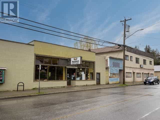 عمارات في Powell River, British Columbia 11181660