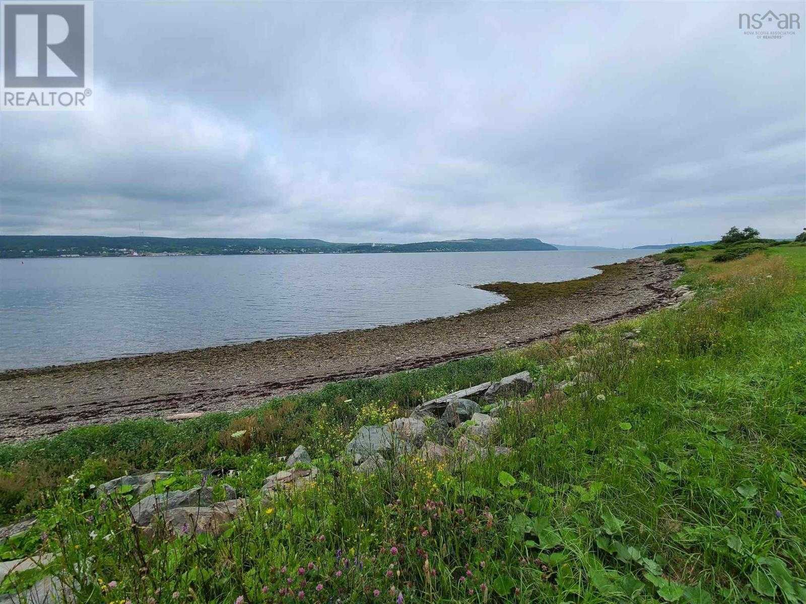 Tanah dalam Pelabuhan Hawkesbury, Nova Scotia 11181886