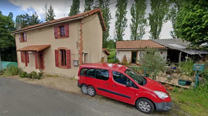 House in Nanteuil-en-Vallee, Nouvelle-Aquitaine 11182054