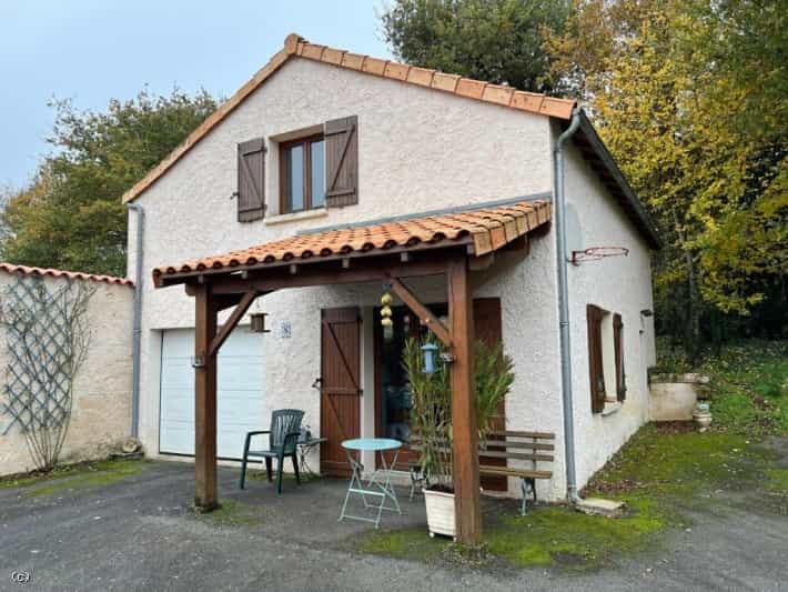 Casa nel Charroux, Nouvelle-Aquitaine 11182056