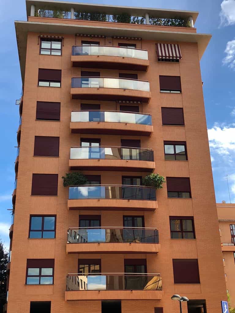 Condominium in Menaggio, Lombardy 11182653