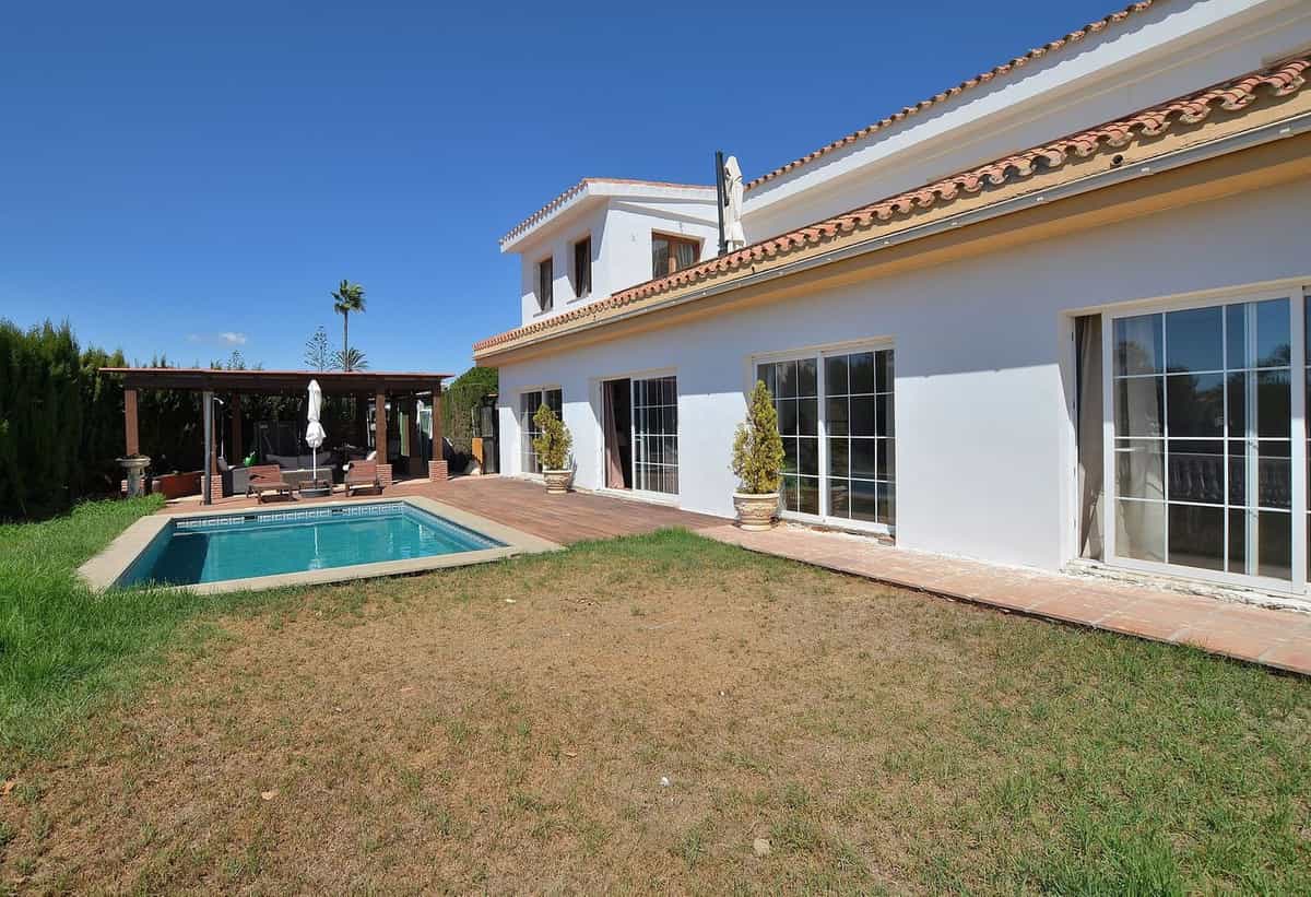 Casa nel Fuengirola, Andalusia 11182869