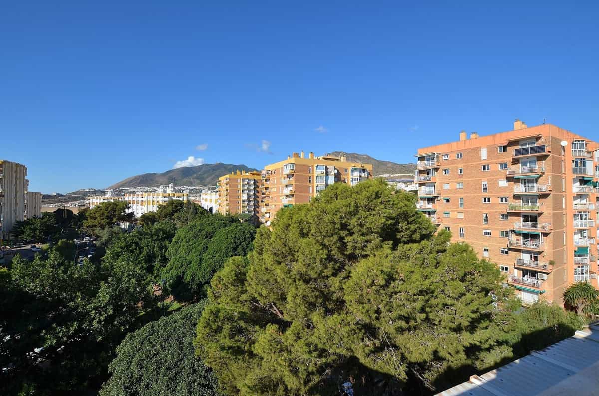 Condominium in Arroyo de la Miel, Andalusia 11183200