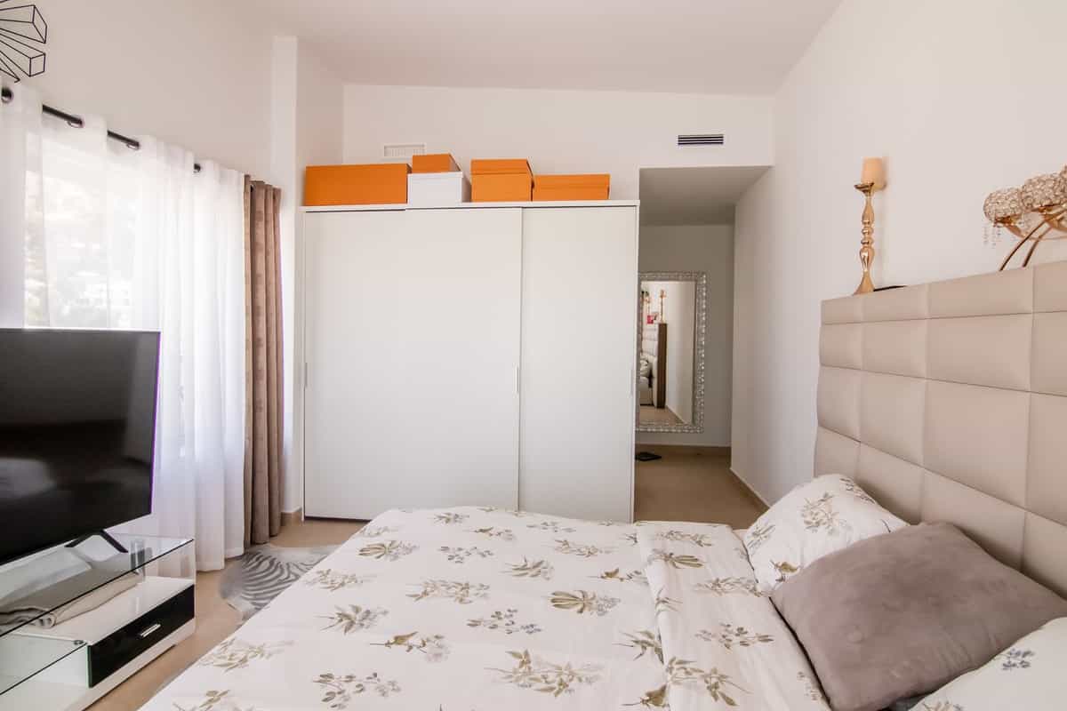 公寓 在 Benalmádena, Andalusia 11183260