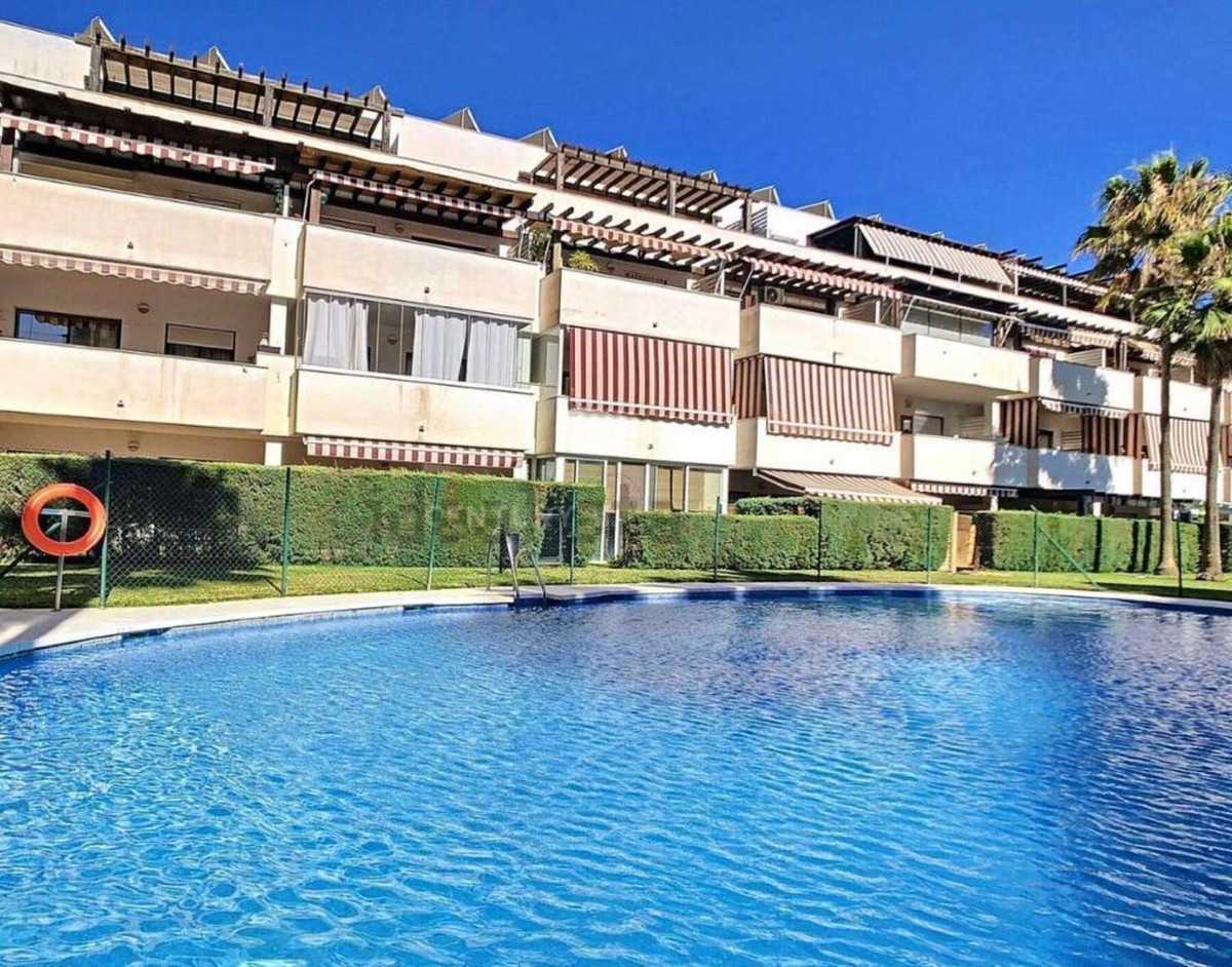 Condominium in Fuengirola, Andalusië 11184039