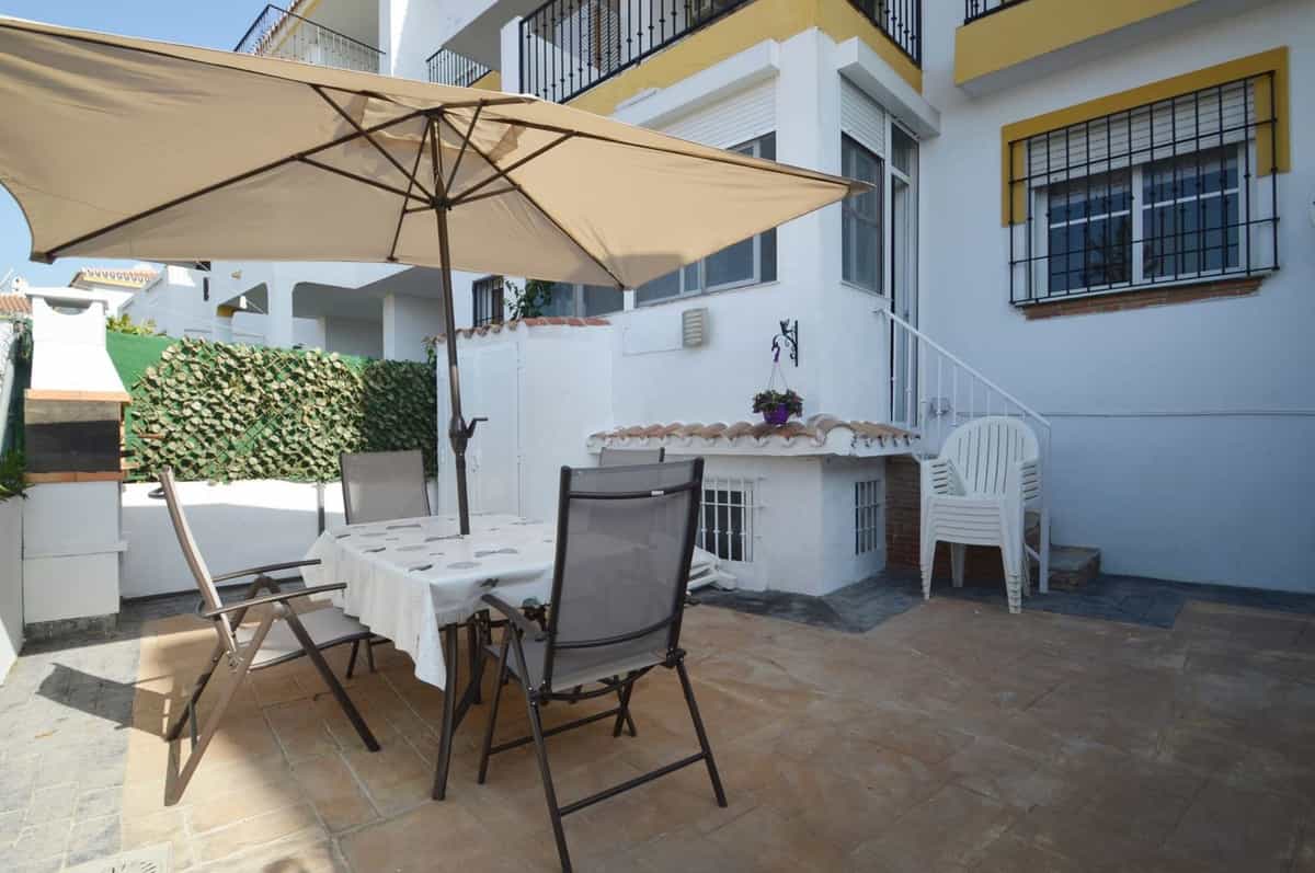 Condominium in Fuengirola, Andalusia 11184435