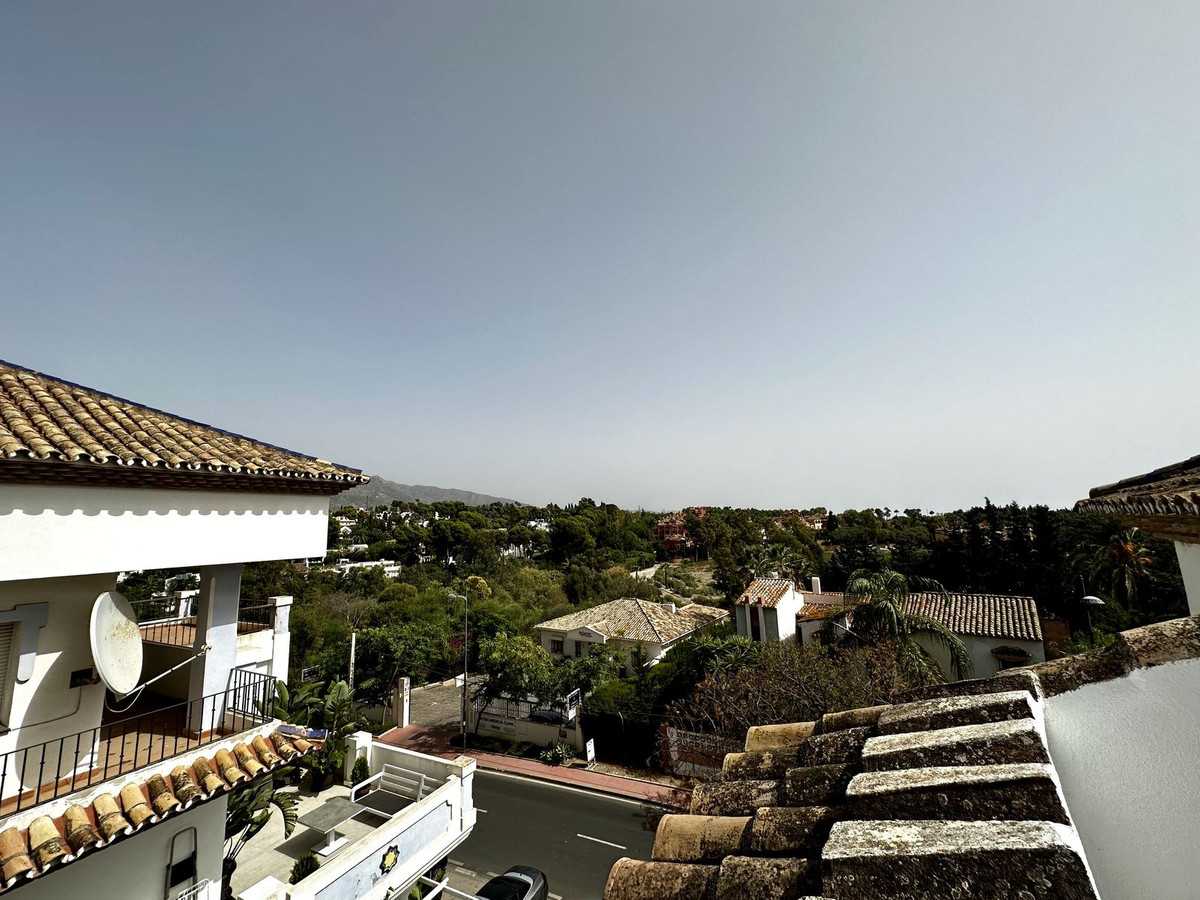 Condominium in Marbella, Andalusia 11184670