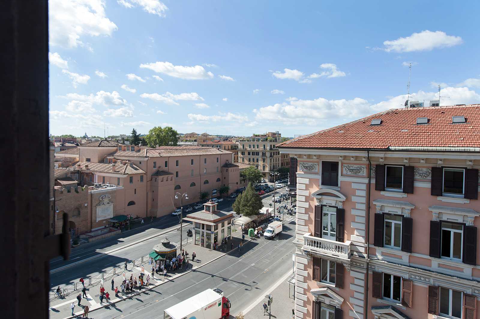 Condominium in Rome, Lazio 11185215