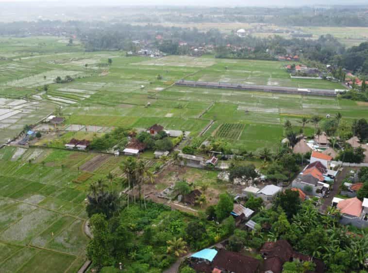 Maa sisään Banjar Lalangpasek, Bali 11185692