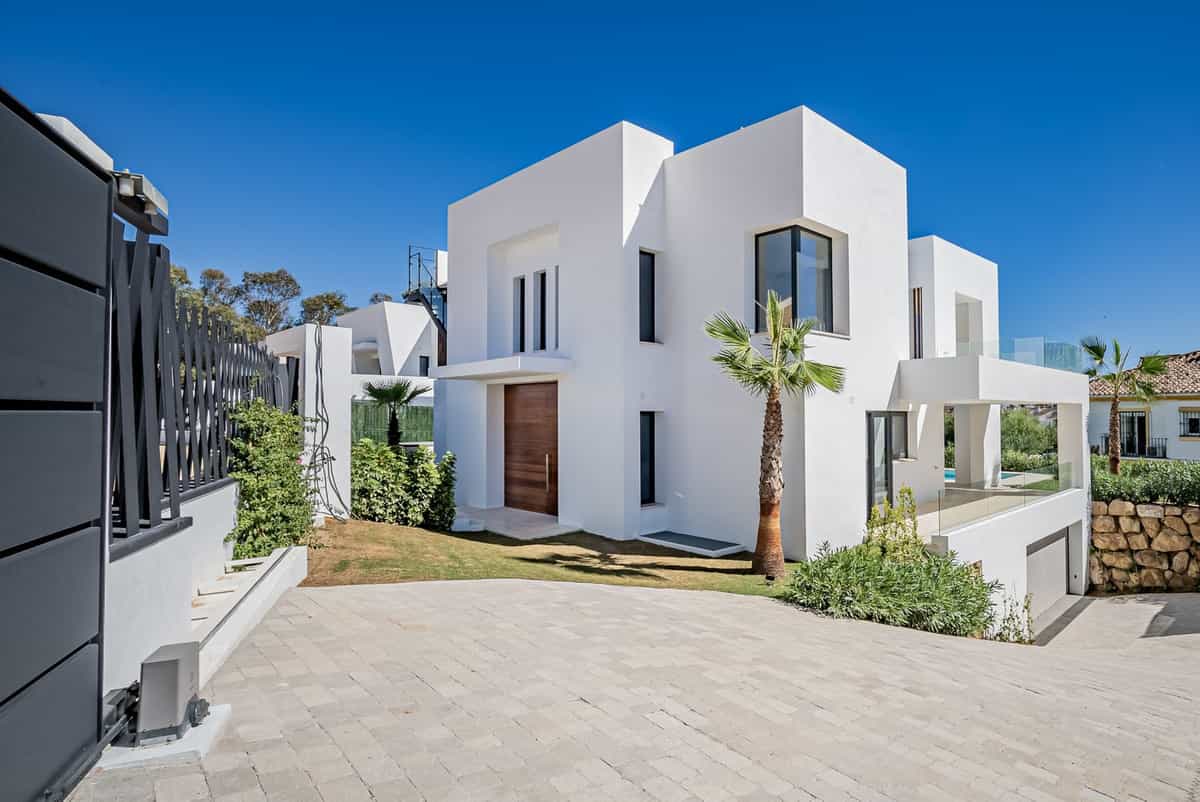 House in Benahavis, Andalusia 11185728