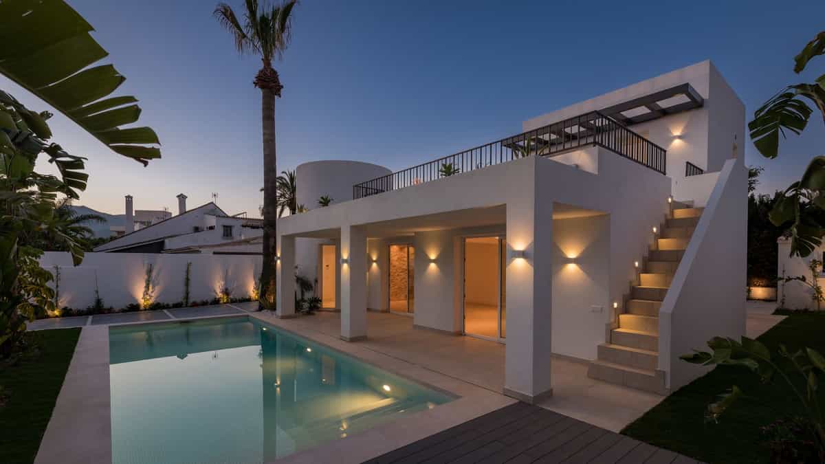 House in Marbella, Andalusia 11185858