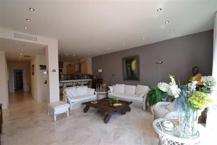 Condominium in Ojen, Andalusia 11186046