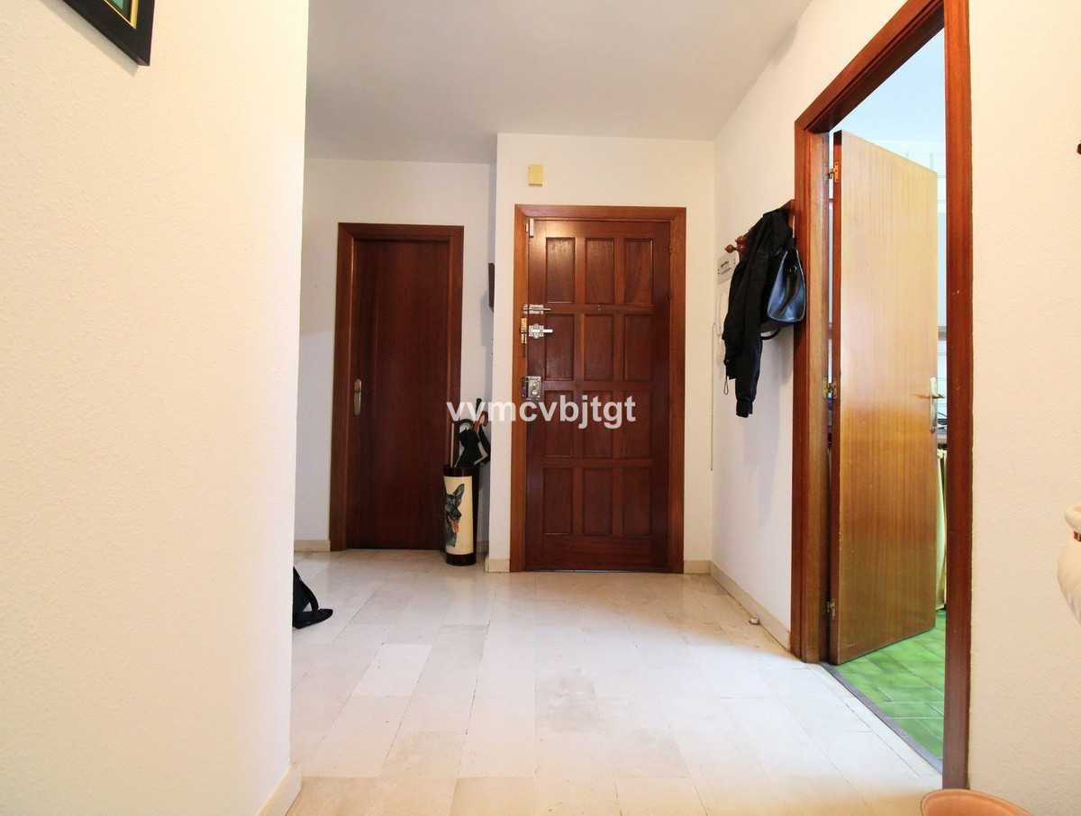 Квартира в Fuengirola, Andalucía 11186112