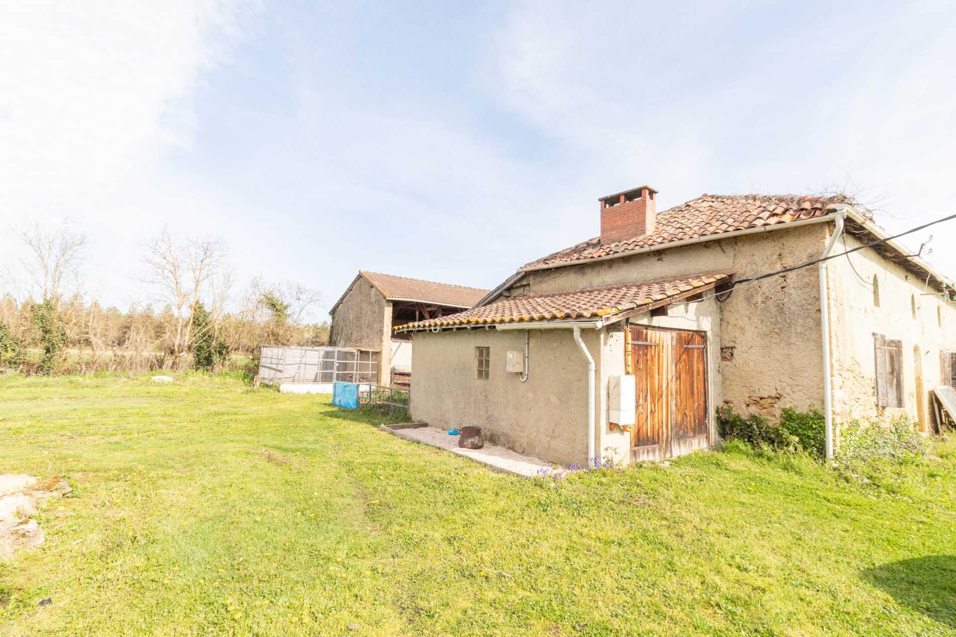 House in Plaisance, Occitanie 11187410