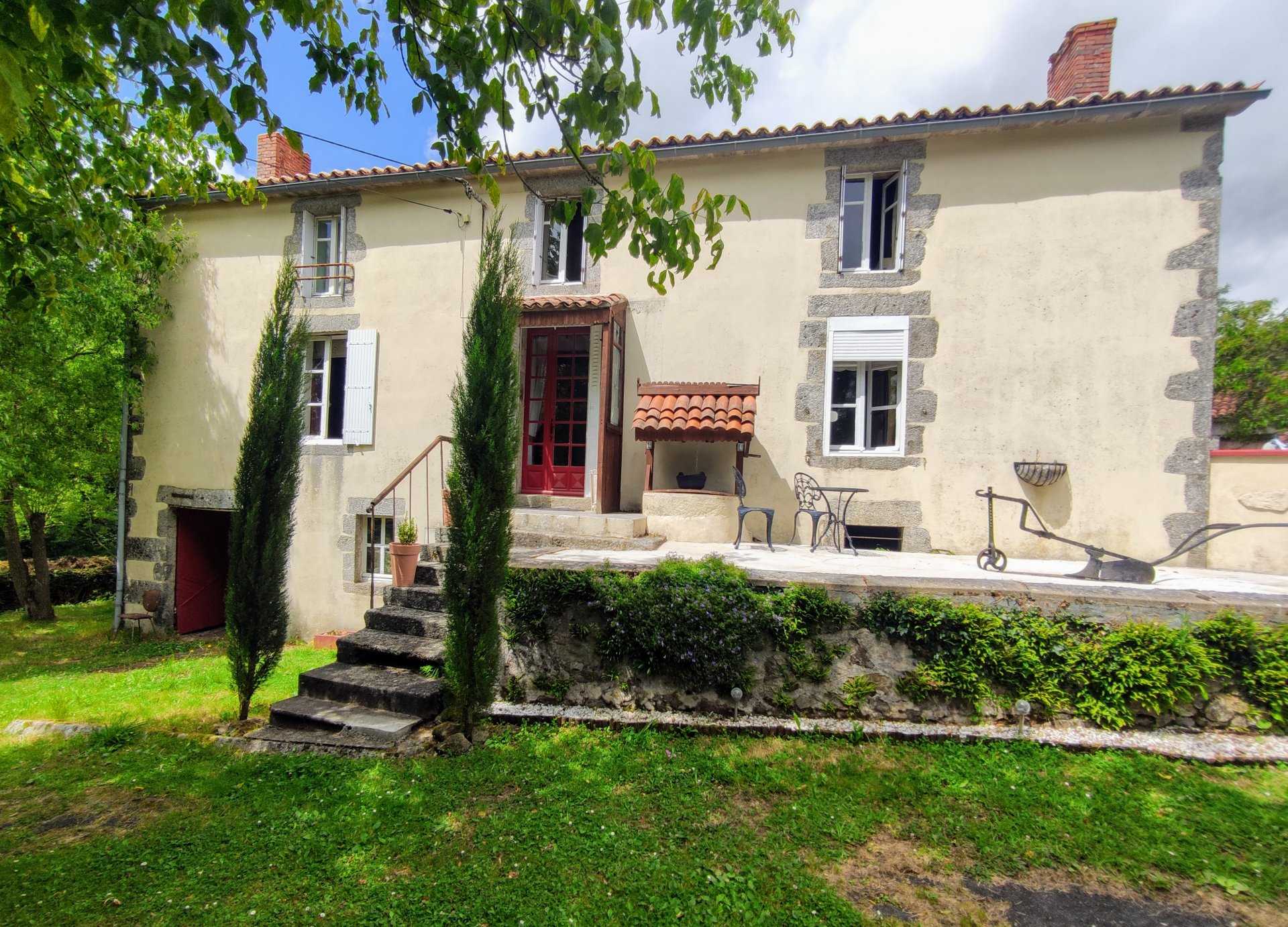 بيت في L'Absie, Nouvelle-Aquitaine 11187468