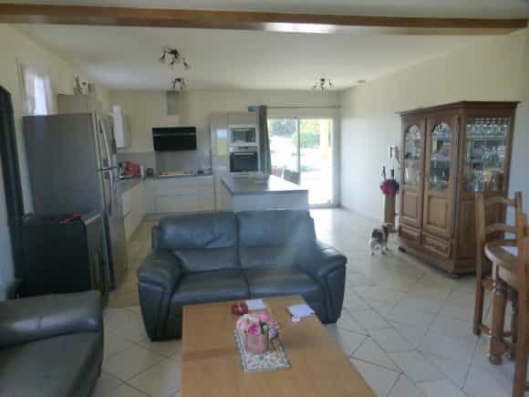 House in Condezaygues, Nouvelle-Aquitaine 11187520